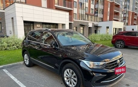 Volkswagen Tiguan II, 2020 год, 3 850 000 рублей, 2 фотография