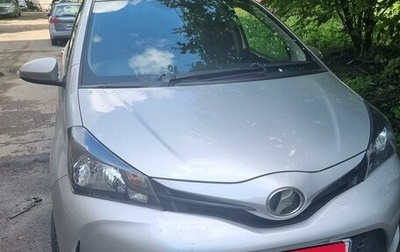 Toyota Vitz, 2015 год, 890 000 рублей, 1 фотография