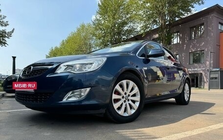 Opel Astra J, 2011 год, 670 000 рублей, 3 фотография