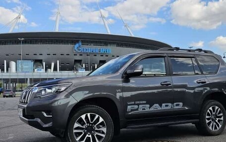 Toyota Land Cruiser Prado 150 рестайлинг 2, 2022 год, 8 850 000 рублей, 6 фотография