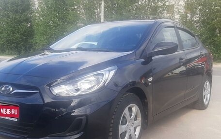 Hyundai Solaris II рестайлинг, 2013 год, 830 000 рублей, 1 фотография