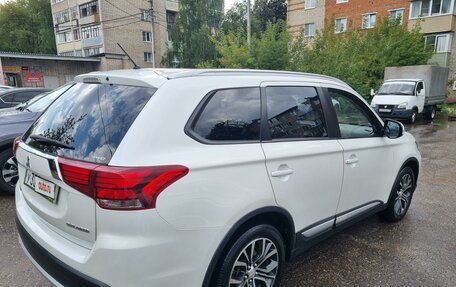 Mitsubishi Outlander III рестайлинг 3, 2015 год, 2 000 000 рублей, 5 фотография