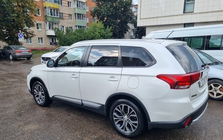 Mitsubishi Outlander III рестайлинг 3, 2015 год, 2 000 000 рублей, 7 фотография