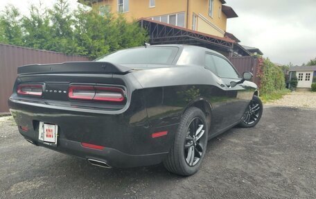 Dodge Challenger III рестайлинг 2, 2019 год, 4 450 000 рублей, 5 фотография