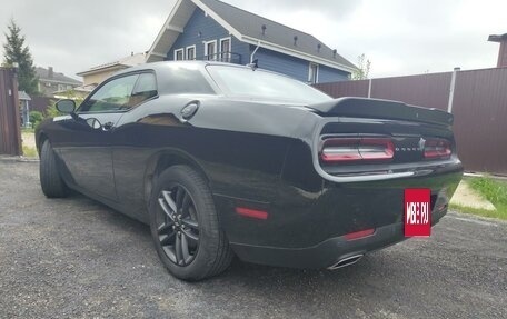 Dodge Challenger III рестайлинг 2, 2019 год, 4 450 000 рублей, 7 фотография