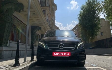 Mercedes-Benz V-Класс, 2018 год, 4 900 000 рублей, 5 фотография