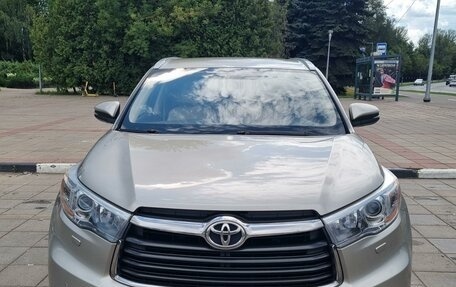 Toyota Highlander III, 2014 год, 3 399 000 рублей, 2 фотография