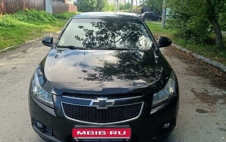 Chevrolet Cruze II, 2010 год, 700 000 рублей, 2 фотография