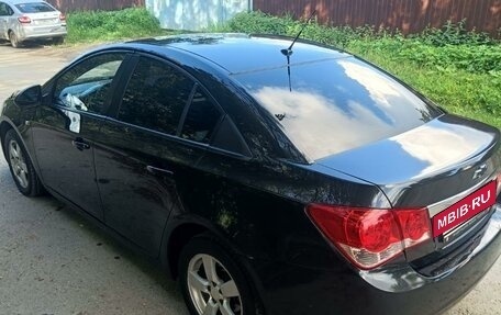 Chevrolet Cruze II, 2010 год, 700 000 рублей, 7 фотография