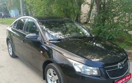 Chevrolet Cruze II, 2010 год, 700 000 рублей, 3 фотография