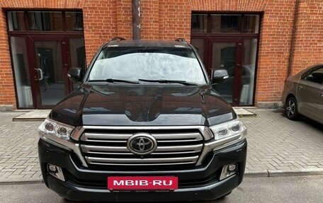 Toyota Land Cruiser 200, 2016 год, 5 050 000 рублей, 2 фотография