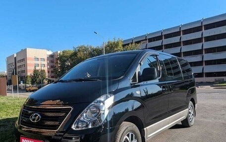 Hyundai Grand Starex Grand Starex I рестайлинг 2, 2017 год, 3 450 000 рублей, 1 фотография