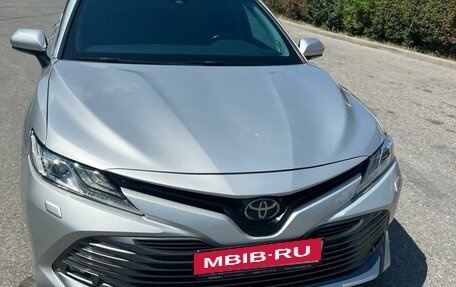 Toyota Camry, 2021 год, 3 170 000 рублей, 2 фотография