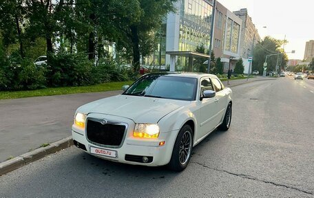 Chrysler 300C II, 2005 год, 680 000 рублей, 3 фотография