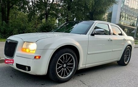 Chrysler 300C II, 2005 год, 680 000 рублей, 2 фотография