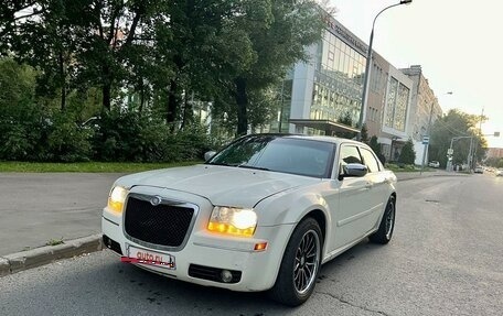 Chrysler 300C II, 2005 год, 680 000 рублей, 5 фотография