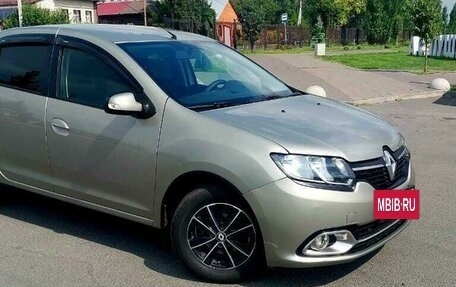 Renault Logan II, 2015 год, 778 000 рублей, 5 фотография