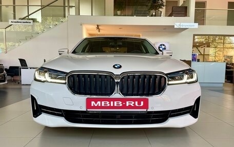 BMW 5 серия, 2020 год, 5 040 000 рублей, 2 фотография