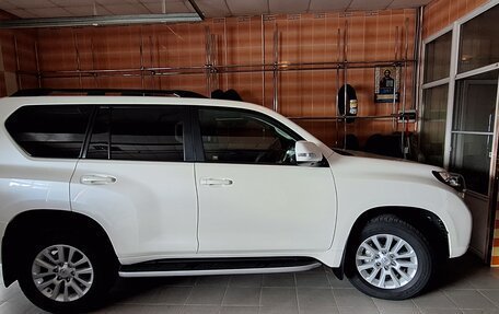 Toyota Land Cruiser Prado 150 рестайлинг 2, 2016 год, 5 850 000 рублей, 3 фотография