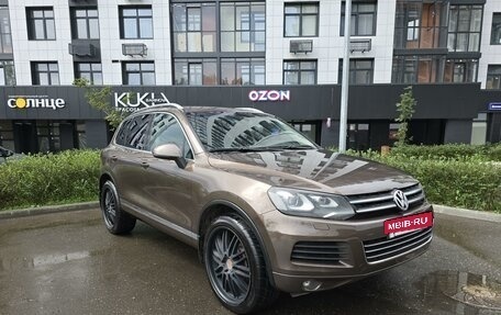 Volkswagen Touareg III, 2010 год, 1 600 000 рублей, 2 фотография