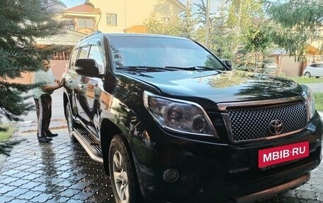 Toyota Land Cruiser Prado 150 рестайлинг 2, 2013 год, 3 100 000 рублей, 1 фотография