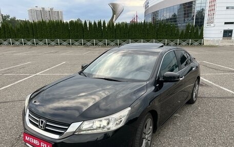 Honda Accord IX рестайлинг, 2013 год, 1 800 000 рублей, 1 фотография