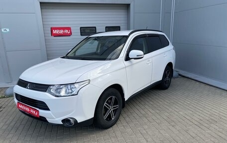 Mitsubishi Outlander III рестайлинг 3, 2013 год, 1 489 000 рублей, 1 фотография