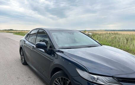 Toyota Camry, 2018 год, 2 800 000 рублей, 1 фотография