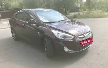 Hyundai Solaris II рестайлинг, 2013 год, 850 000 рублей, 3 фотография