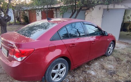 Chevrolet Cruze II, 2010 год, 999 999 рублей, 3 фотография