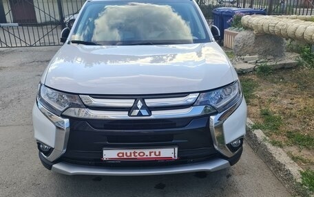 Mitsubishi Outlander III рестайлинг 3, 2018 год, 2 555 000 рублей, 1 фотография