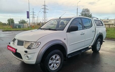 Mitsubishi L200 IV рестайлинг, 2013 год, 1 680 000 рублей, 1 фотография