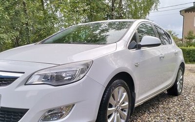 Opel Astra J, 2011 год, 890 000 рублей, 1 фотография