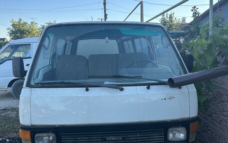 Toyota HiAce H100, 1989 год, 270 000 рублей, 1 фотография