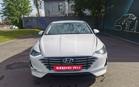 Hyundai Sonata VIII, 2021 год, 1 880 000 рублей, 2 фотография