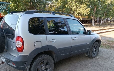 Chevrolet Niva I рестайлинг, 2017 год, 920 000 рублей, 3 фотография