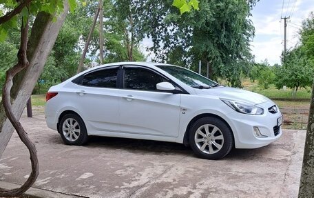 Hyundai Solaris II рестайлинг, 2011 год, 947 000 рублей, 3 фотография