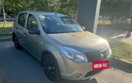 Renault Sandero I, 2013 год, 649 000 рублей, 2 фотография