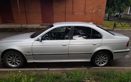 BMW 5 серия, 2000 год, 550 000 рублей, 1 фотография