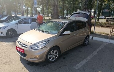 Hyundai Solaris II рестайлинг, 2013 год, 735 000 рублей, 1 фотография