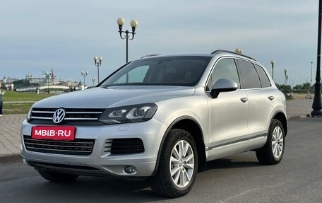 Volkswagen Touareg III, 2011 год, 1 980 000 рублей, 1 фотография