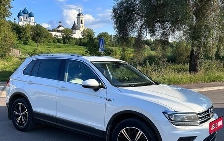 Volkswagen Tiguan II, 2018 год, 3 450 000 рублей, 1 фотография