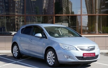 Opel Astra J, 2011 год, 929 000 рублей, 1 фотография