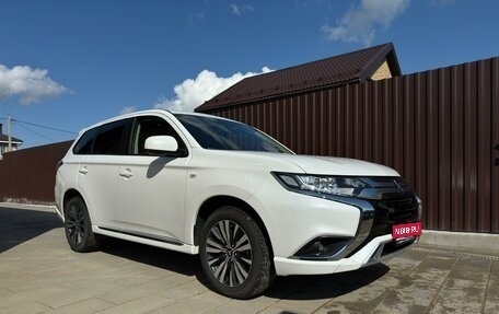 Mitsubishi Outlander III рестайлинг 3, 2022 год, 2 790 000 рублей, 1 фотография