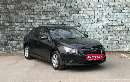 Chevrolet Cruze II, 2010 год, 687 000 рублей, 3 фотография