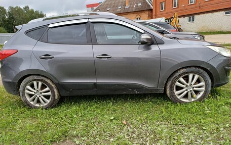 Hyundai Tucson III, 2011 год, 1 500 000 рублей, 2 фотография