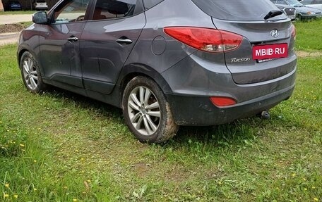 Hyundai Tucson III, 2011 год, 1 500 000 рублей, 4 фотография