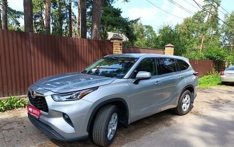 Toyota Highlander, 2021 год, 5 200 000 рублей, 1 фотография