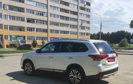 Mitsubishi Outlander III рестайлинг 3, 2015 год, 2 310 000 рублей, 1 фотография