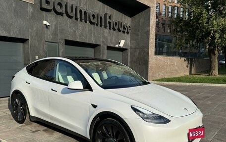 Tesla Model Y I, 2020 год, 4 000 000 рублей, 1 фотография